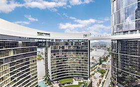 Sky Living & River Views In Queens Wharf Residences